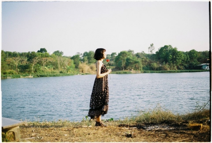 giày thể thao độn đế nữ