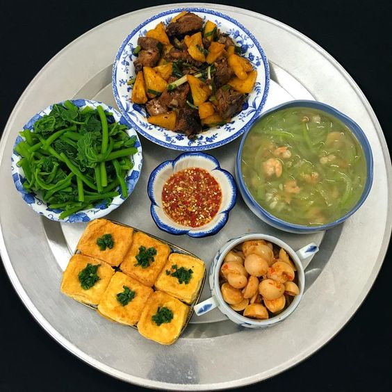 Tặng mẹ bữa cơm gia đình 