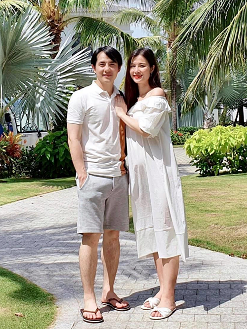 Mẹ bầu Đông Nhi