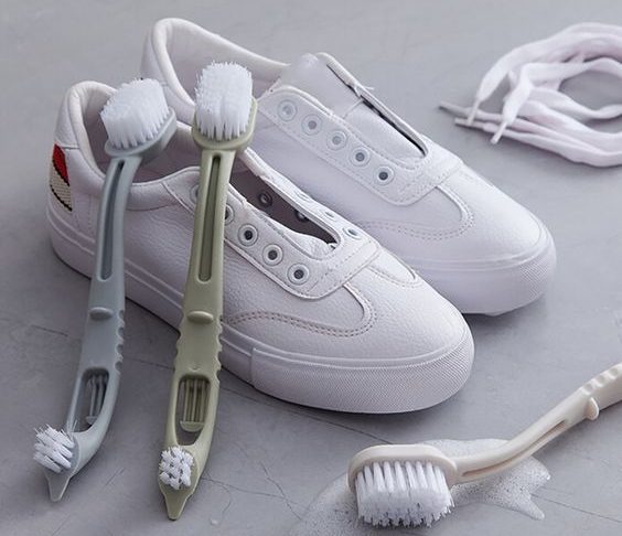 Dụng cụ vệ sinh giày hiệu quả