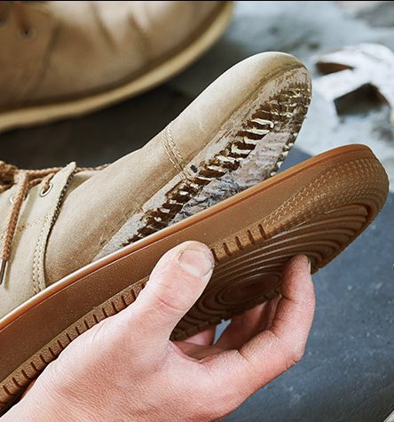 Giày bị bong đế 