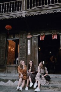 Đầm hoa nhí phong cách cổ điển