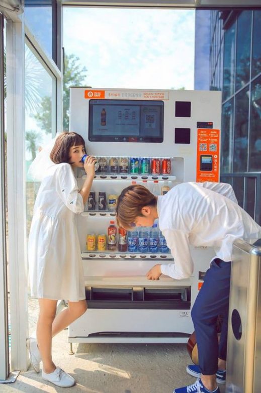 Giày đôi nam nữ tuổi teen